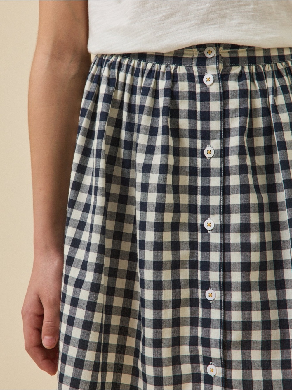 stradivarius Navy and White Gingham Button-Front Skirt Pockets